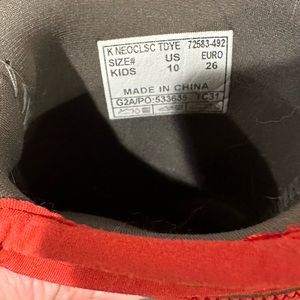 Size 10 little kids bogs - rainbow